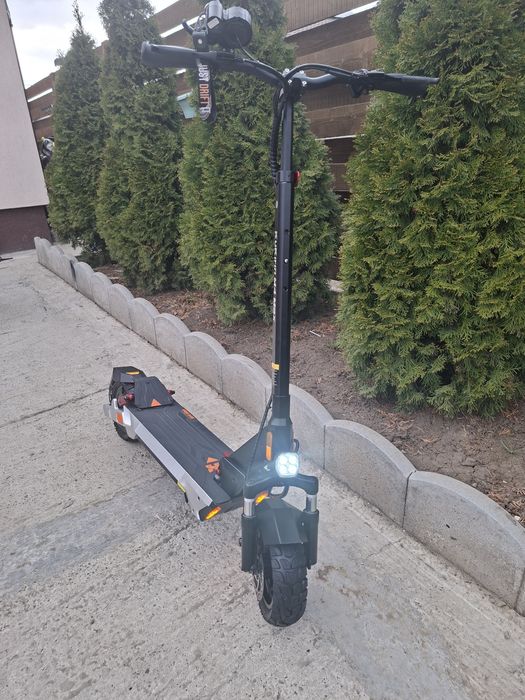 Vând Trotineta Electrica M4 Max  noua