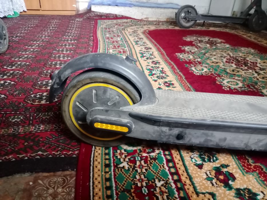 Электросамокат E-SCOOTER MAX G30