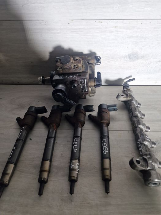 Injector,injectoare Kia Ceed motor 1,6 crdi, an 2008-2012