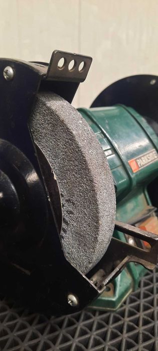 Малко употребяван електрически шмиргел Parkside PD0S 200 C2