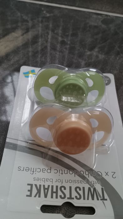 Ортодонтски залъгалки Twistshake 6+м