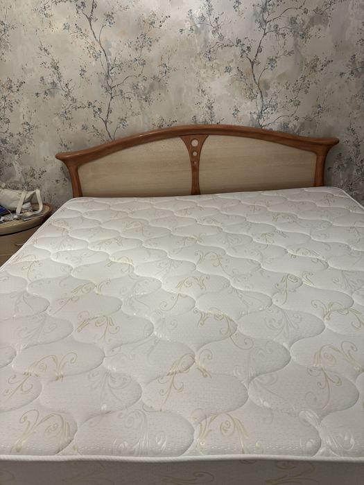 Продаю кровать 200x200 без матраца