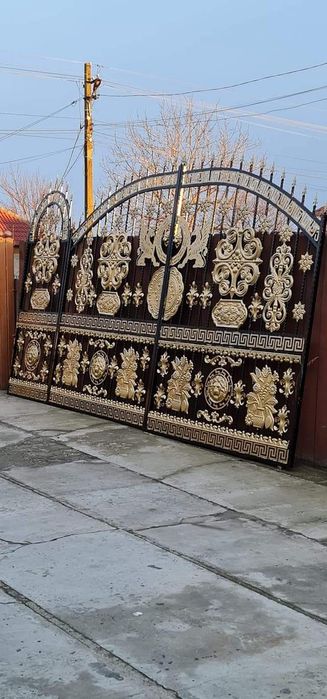 Porți și garduri din fier forjat