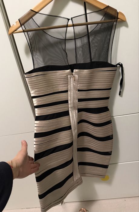 Уникална ластична рокля bcbgmaxarzia