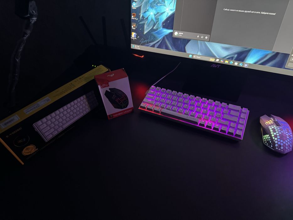 Прдается механическая игровая клавиатура и мышка в хорошем состоянии !