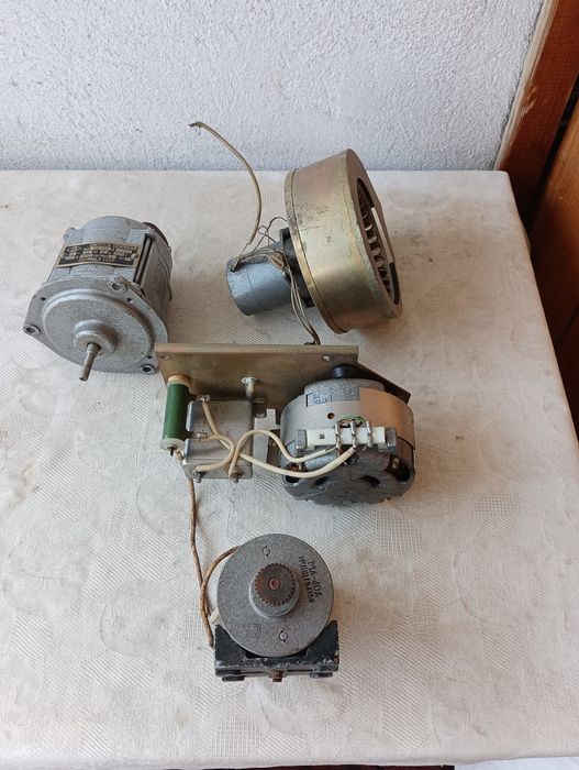 Продам двигатель.