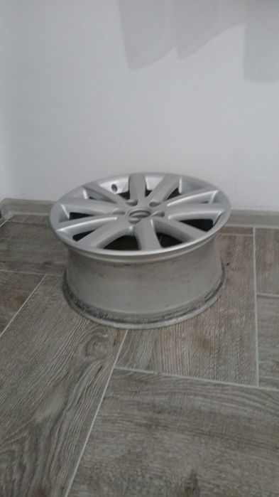Vând set jante wolksvagen pe 17 vopsite recent