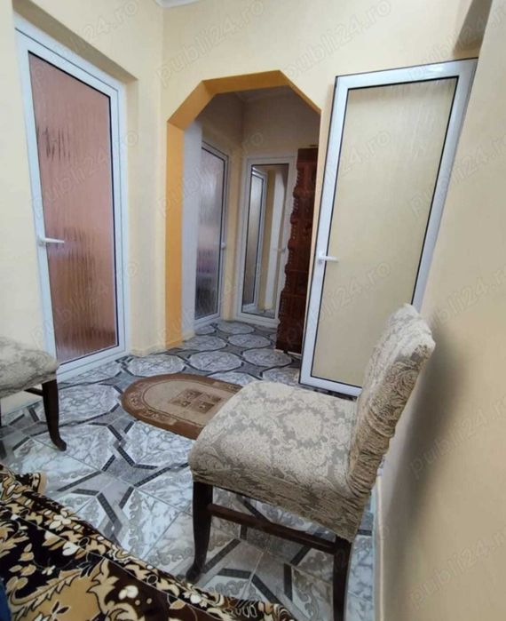 Apartament 3 camere, ultracentral, 2 balcoane, Panciu, etaj 4/4