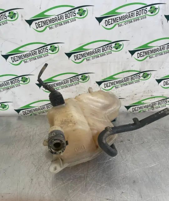 Vas expansiune Volkswagen VW Passat 2002 1.6 MT (102 hp)