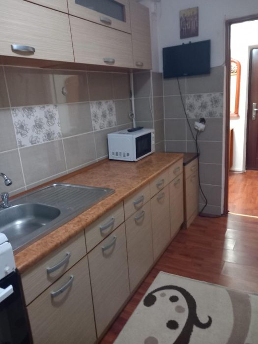 Inchiriez apartament 2 camere