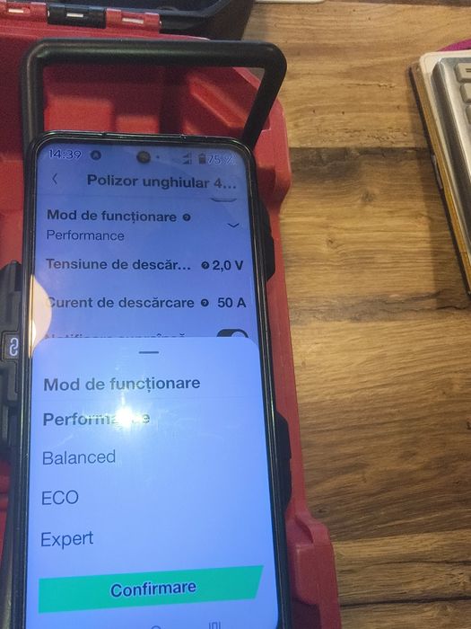 - Flex fara acumulatori și fără încărcător ,aplicatie,BT,turatie variabila

- Lipsa piulițe prindere disc 
-Produs nou probat fata disc .
Predare Braș