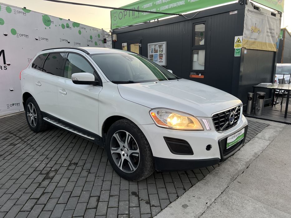 VOLVO XC60 4×4 Rate/ Cash/ Buy-back/ Livrare gratuită