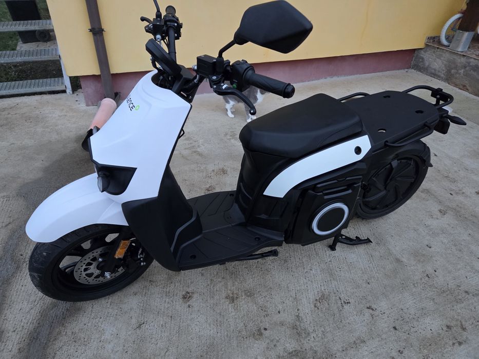 Scuter electric nou Silence