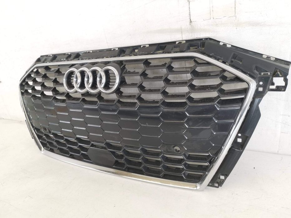 Решетка Радиатор Ауди А3 / Audi A3 8Y [ - ] С-Линия Оригинална В Добро