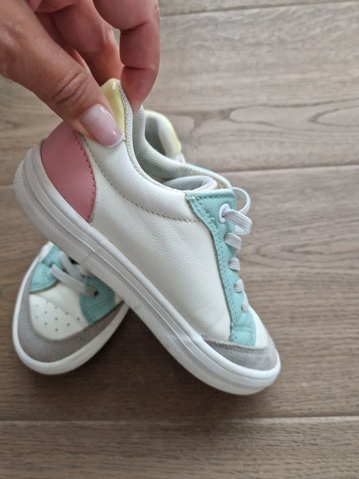 Adidasi Okaidi fete mărimea 30