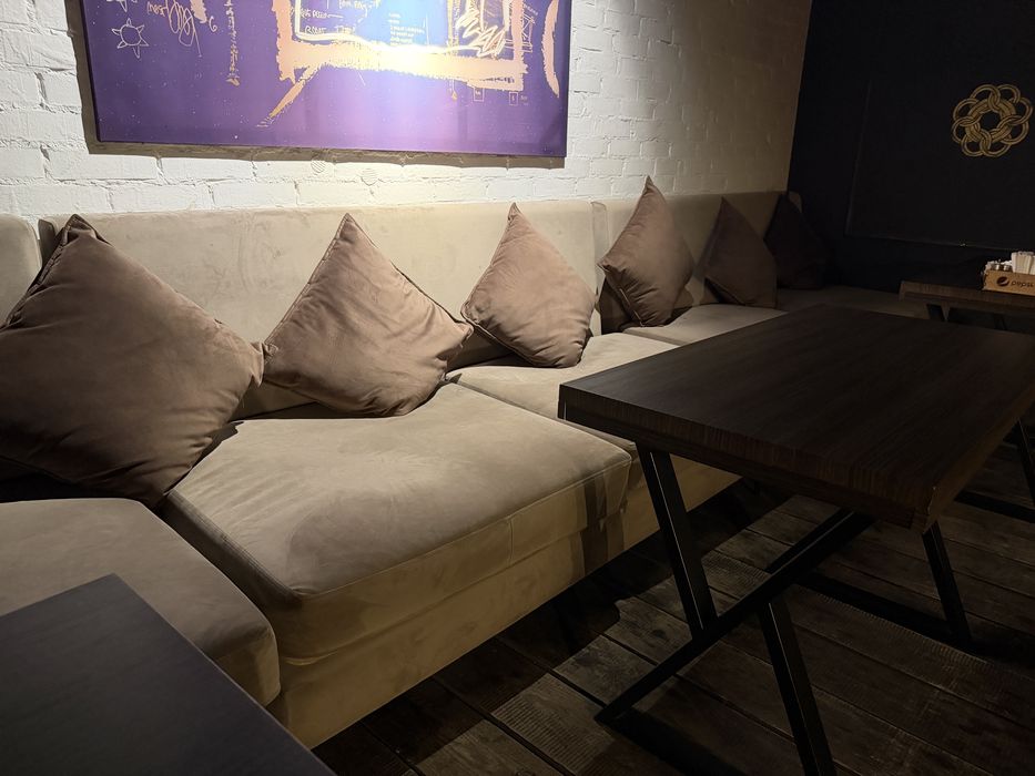 Диваны и столы для кафе