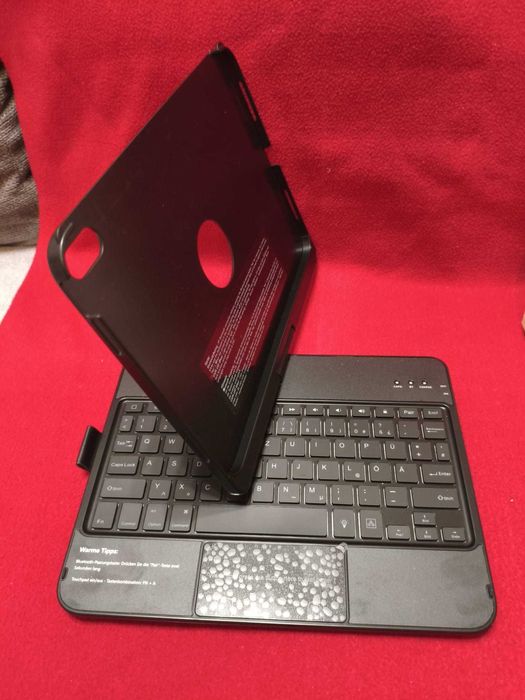 Husă iPad 10th Gen 10.9" cu Tastatură, Trackpad Rotativă 360° QWERTZ