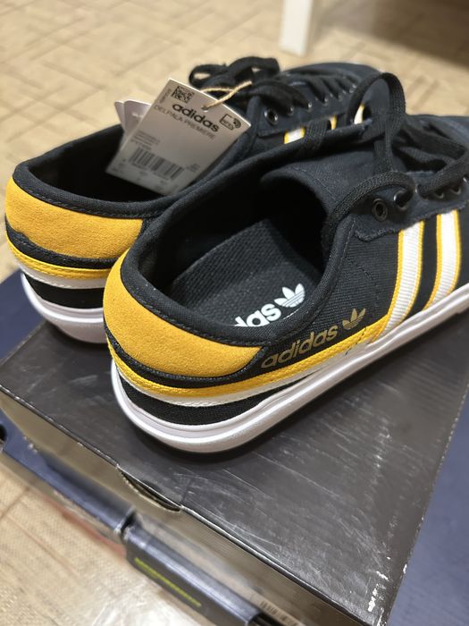 Кроссовки adidas Delpala premiere