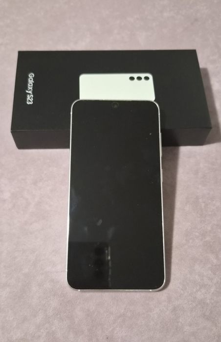 Samsung S23, 256 GB с подарък два калъфа и протектор