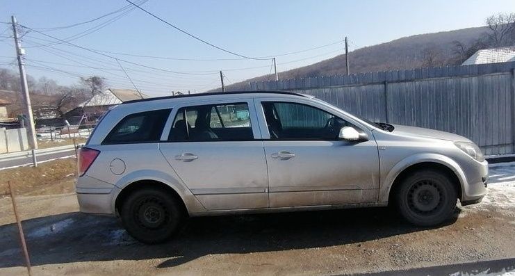Vând Opel astra h 1 7 cdti