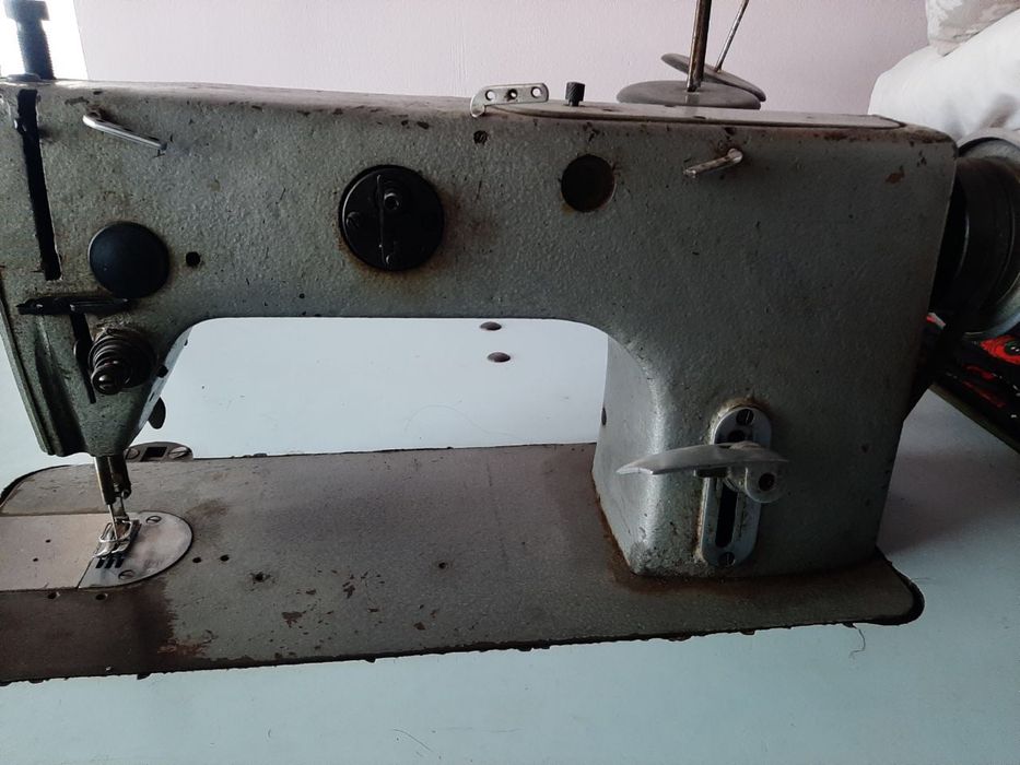 Tikish mashinasi sotiladi