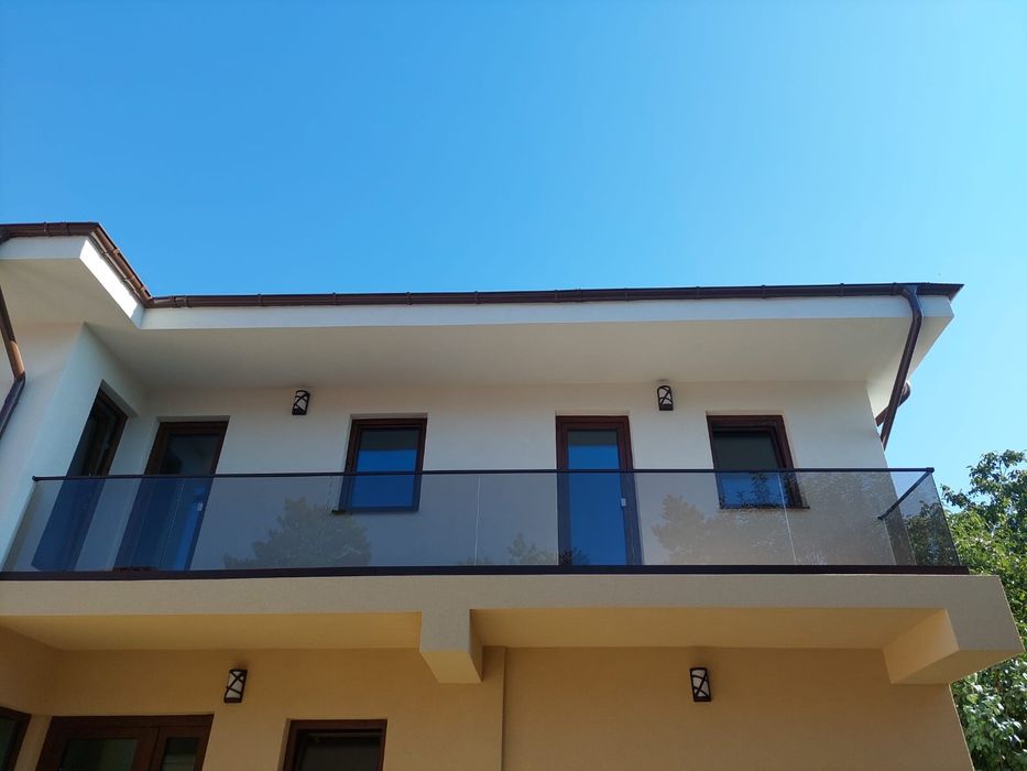 Ultra modern! Balustrade din sticla securizata!
