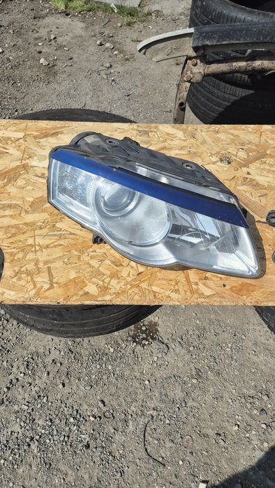 Оригинален Десен  Фар VALEO за Пасат Б6 2005- 2010г