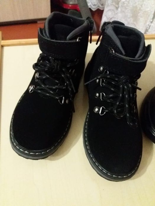 Продам обувь. На мальчика. 30 размер.