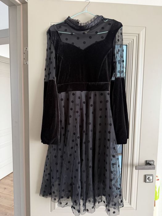 Продам платья размера М все по2000 тг