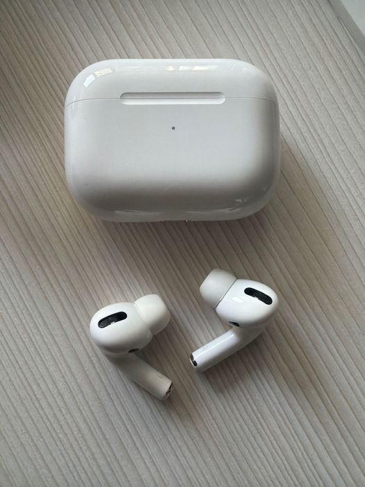 Apple AirPods Pro - Lightning + Magsafe