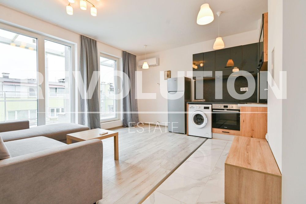 Продава се Двустаен апартамент в София, Гео Милев - 98 кв.м за 1364 €/кв.м - Снимка #1