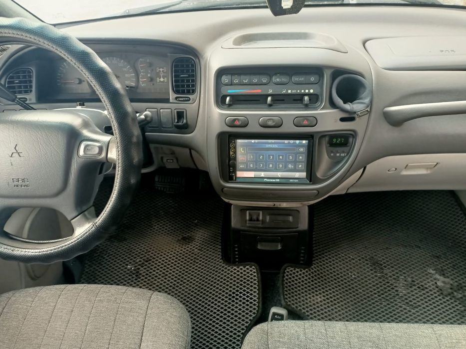 Продам машину Mitsubishi Delixa