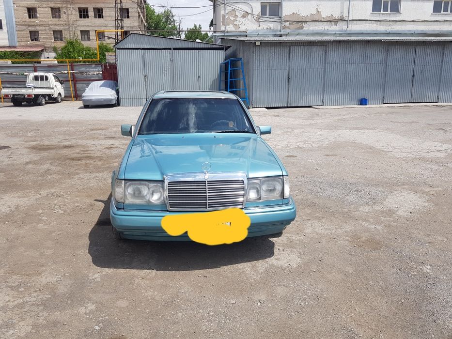 Продам машину мерседес 124 кузов