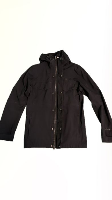 Яке Nike StormFit