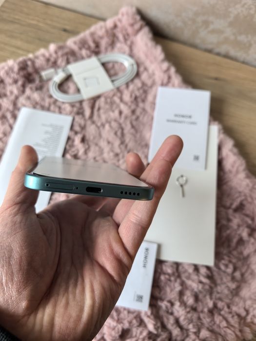 3 години гаранция от Yettel, Honor 400 lite!