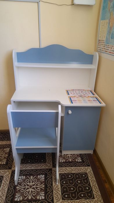 Dars stol yangi sotiladi