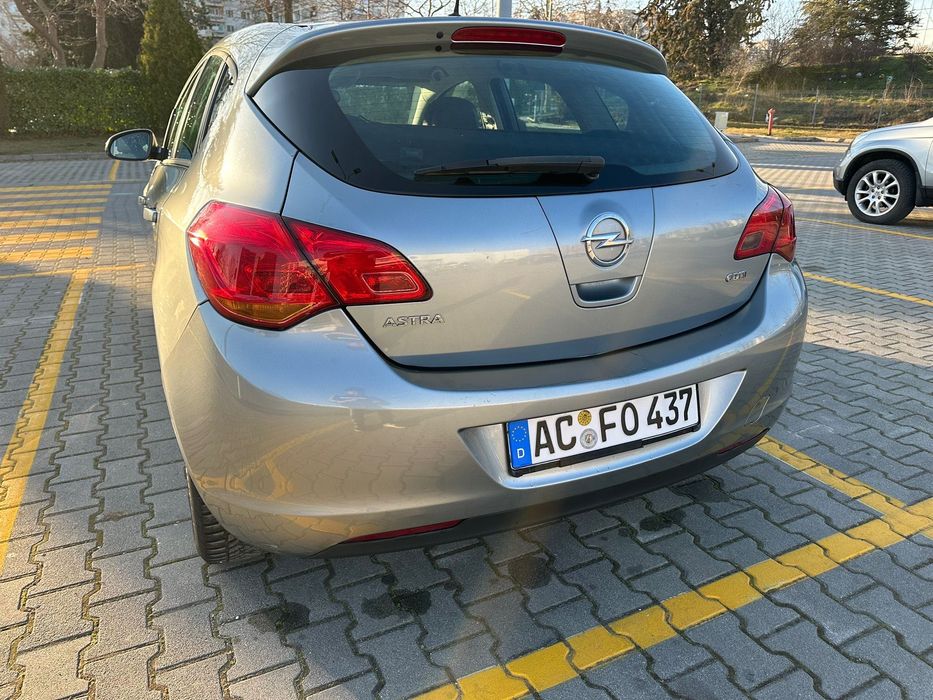 Опел Астра 1.7 cdti