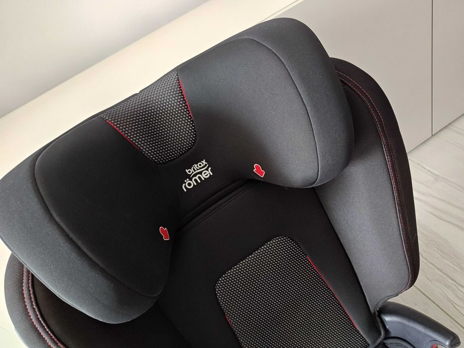 Britax Romer Kidfix III - детски стол за кола със подложка