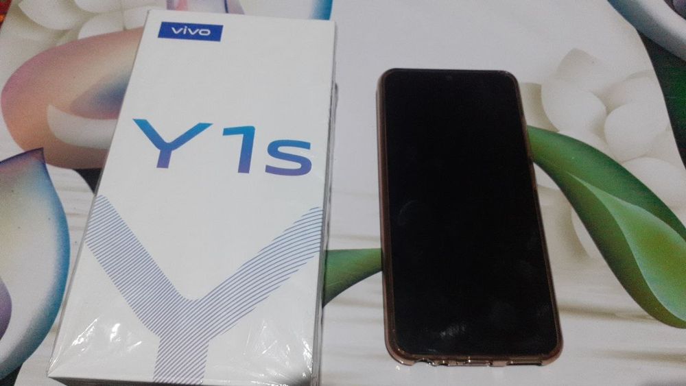 Vivo Y1s 32Gb sotiladi