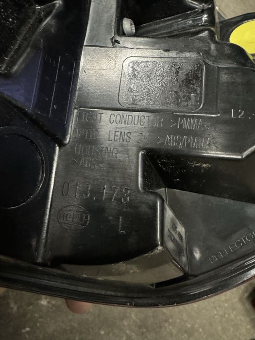 Bmw g20 европейски стопове жълт мигач