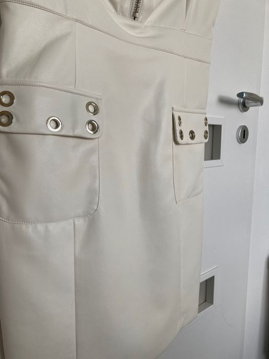 Нова Рокля GUESS S размер