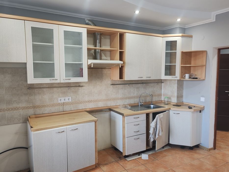 Отдам кухню даром