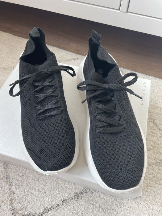 Дамски черни маратонки