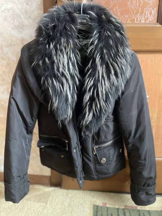 Продам куртку женскую