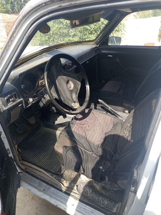 Volga GAZ 2410 sotiladi