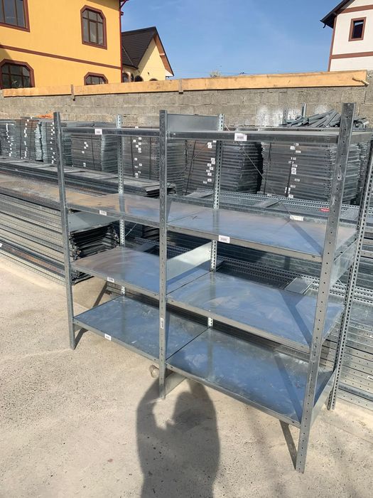 Rafturi metalice pentru depozitare manuala și arhiva