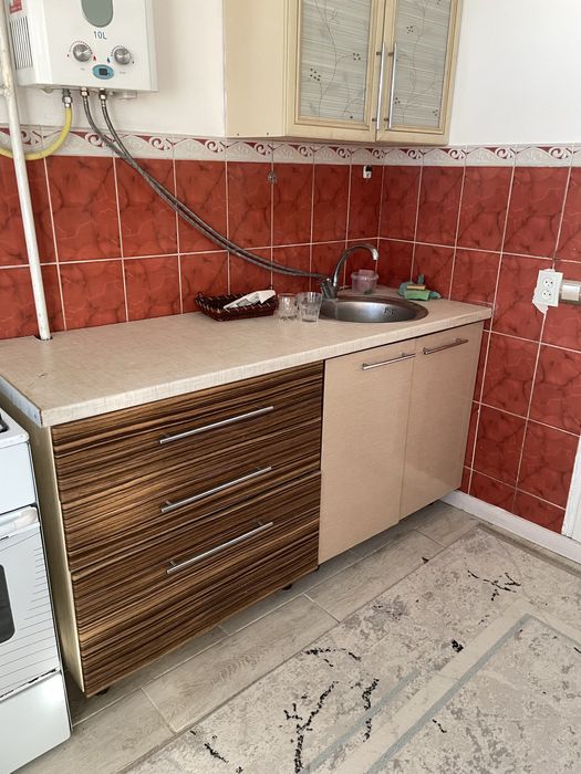 Кухонный гарнитур продам