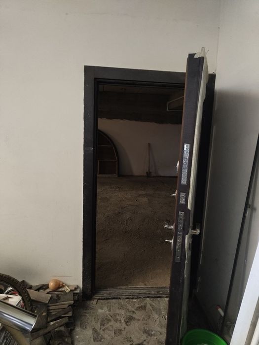 Нежилое помещения. Noturar joy. Hostel. Ofis