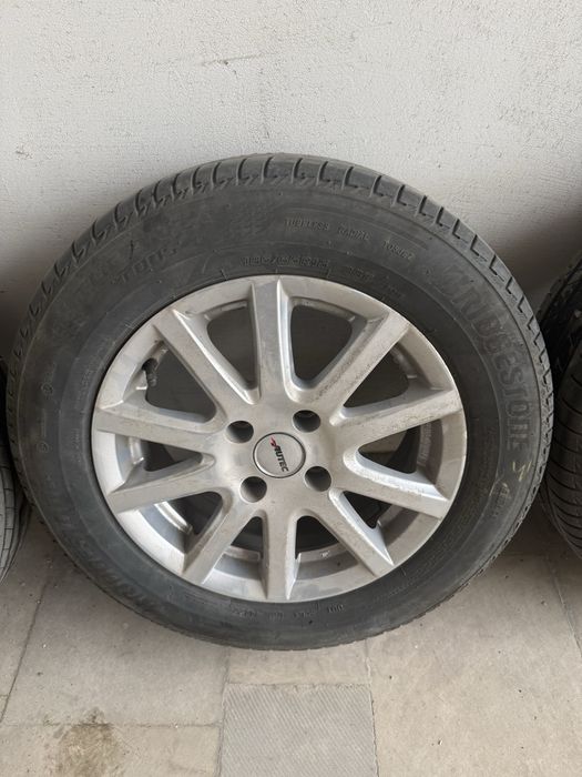 Летни гуми Bridgestone 185/65/15 с джанти за Citroen C3-2017-2024