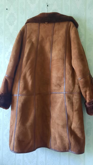 Дублёнку продам.